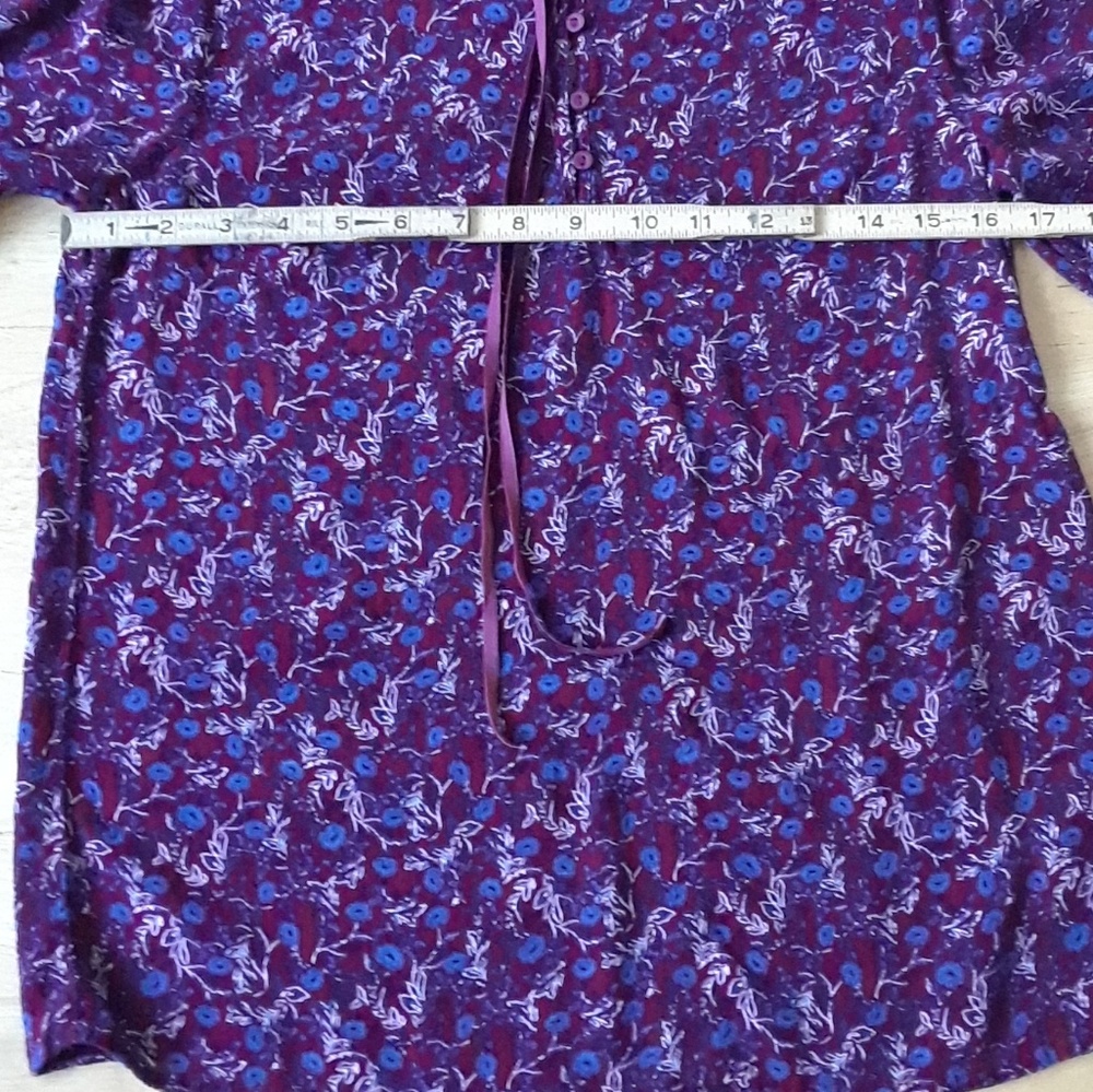 Button-Front Floral Top - Picture 4 of 8
